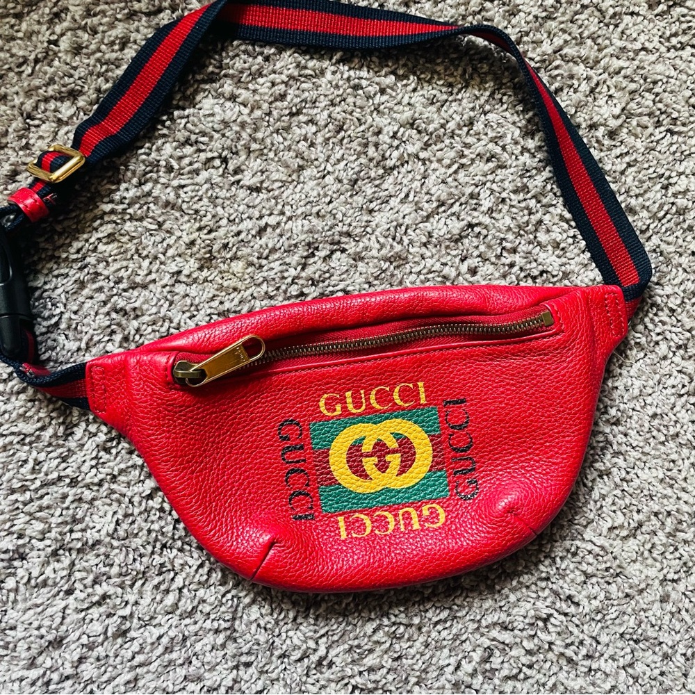 Gucci Logo Red Grained Leather Fanny Belt Bag